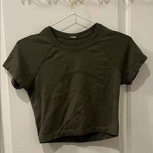 Lululemon green swiftly tech cropped tee